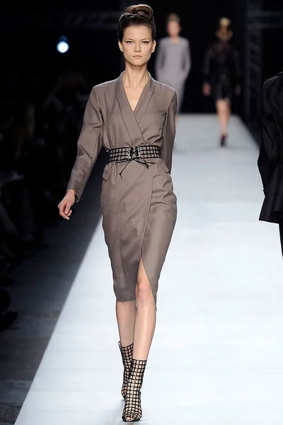 Look 17